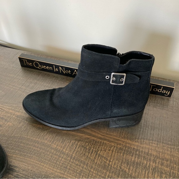 Cole Haan Size 11B Black Suede Indiana Short Boot - Picture 6 of 13